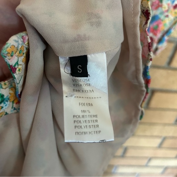 The Andamane Daisy Mini Dress Size Small Floral Puff Sleeve Bodycon RTR - Picture 6 of 10